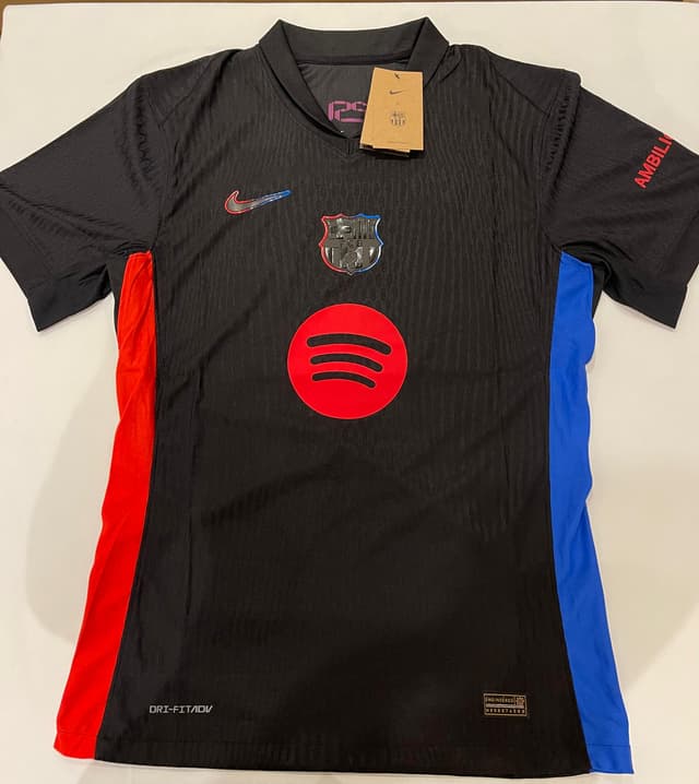 BARCELONA Away kit